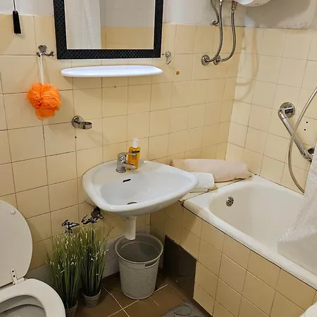 Проживание в семье Gust House Сплит